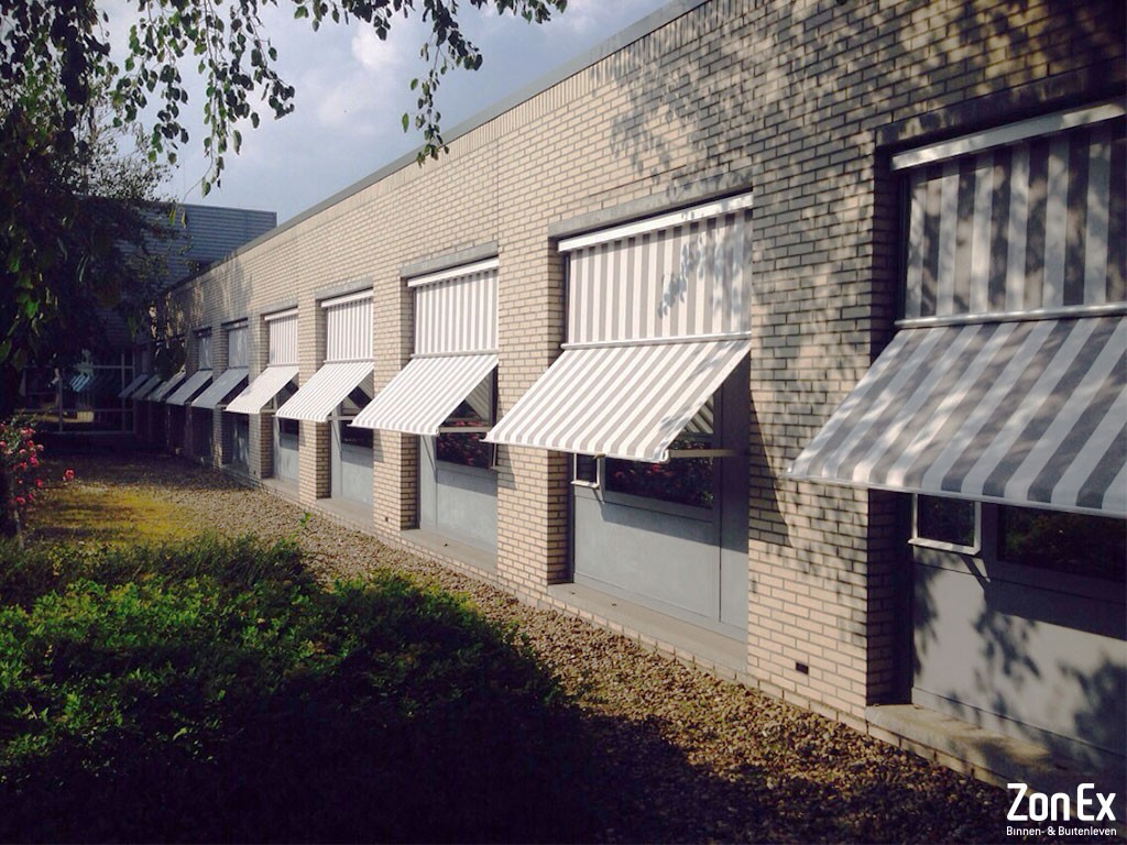 Valarmscherm-projectzonwering-2
