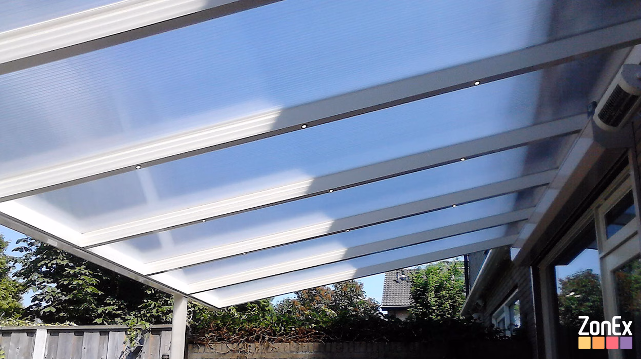 ZONEX 2020 polycarbonaat met heater en verlichting 1