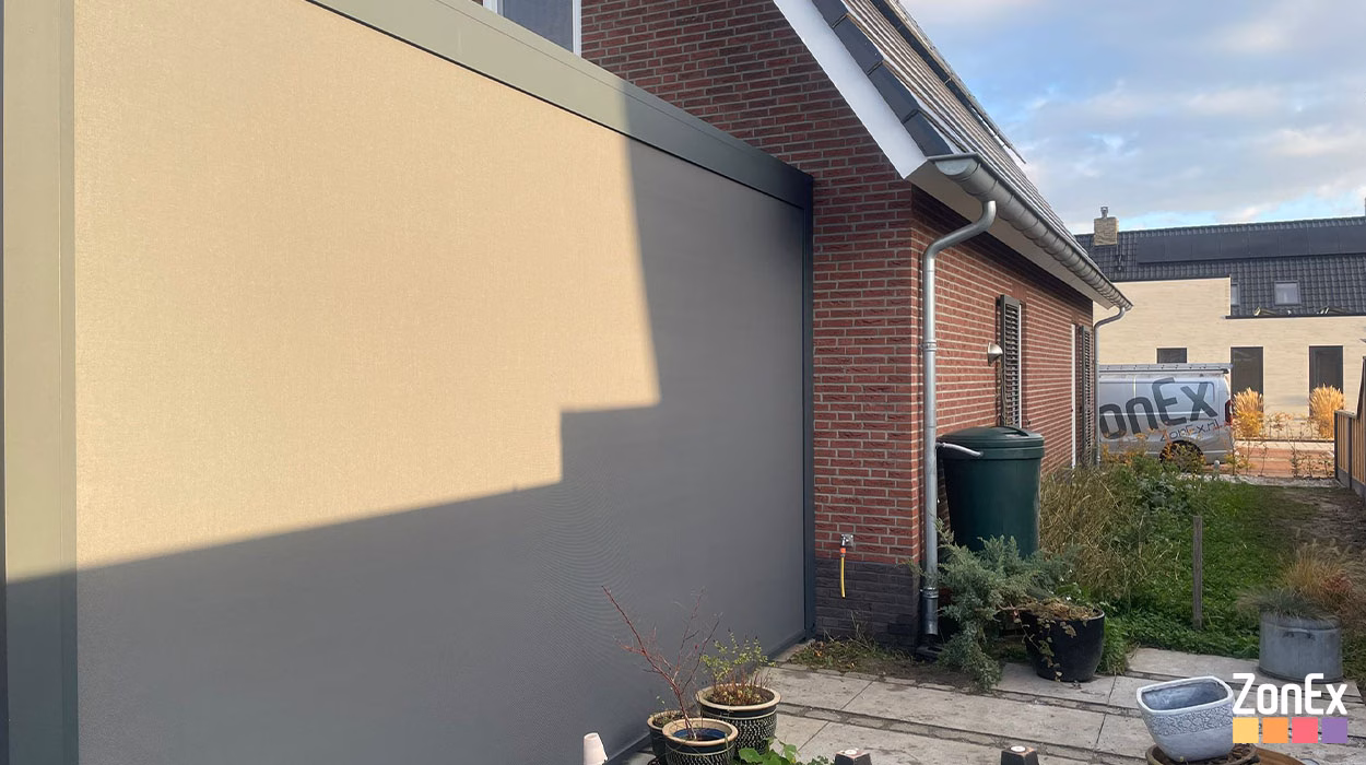 ZONEX 2024-02-29 Lamellendak met zijscreens en Led verlichting woning Hengelo 2