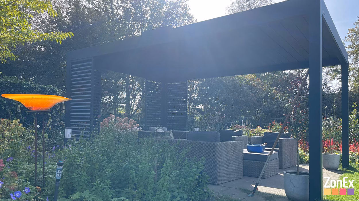 ZONEX 2024 vrijstaand lamellendak overkapping met zijwanden lamellen 2