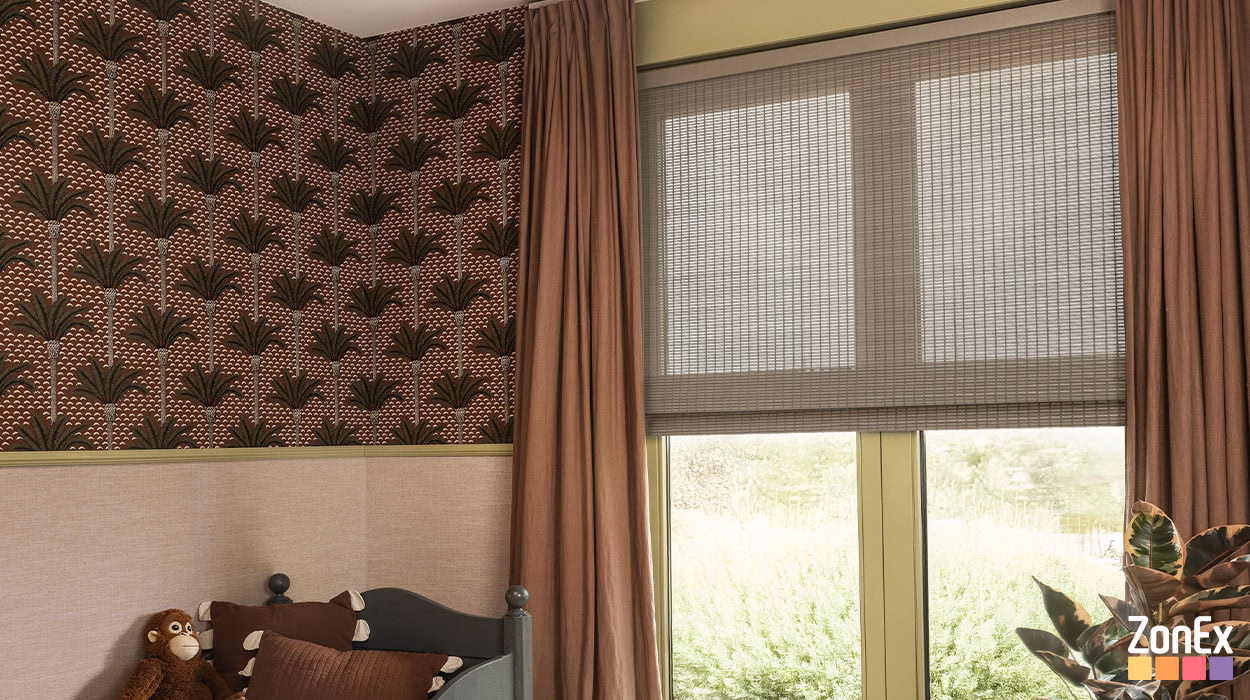 Bamboe rolgordijn geweven hout kleur 803 klei beige in een ethnic woonstijl, gepresenteerd door ZonEx Enschede