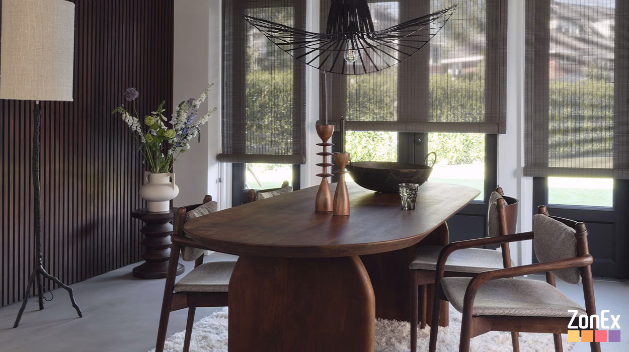 Close-up van bamboe rolgordijn geweven hout kleur 810 koffie bruin offwhite, bold coffee woonstijl bij ZonEx Enschede